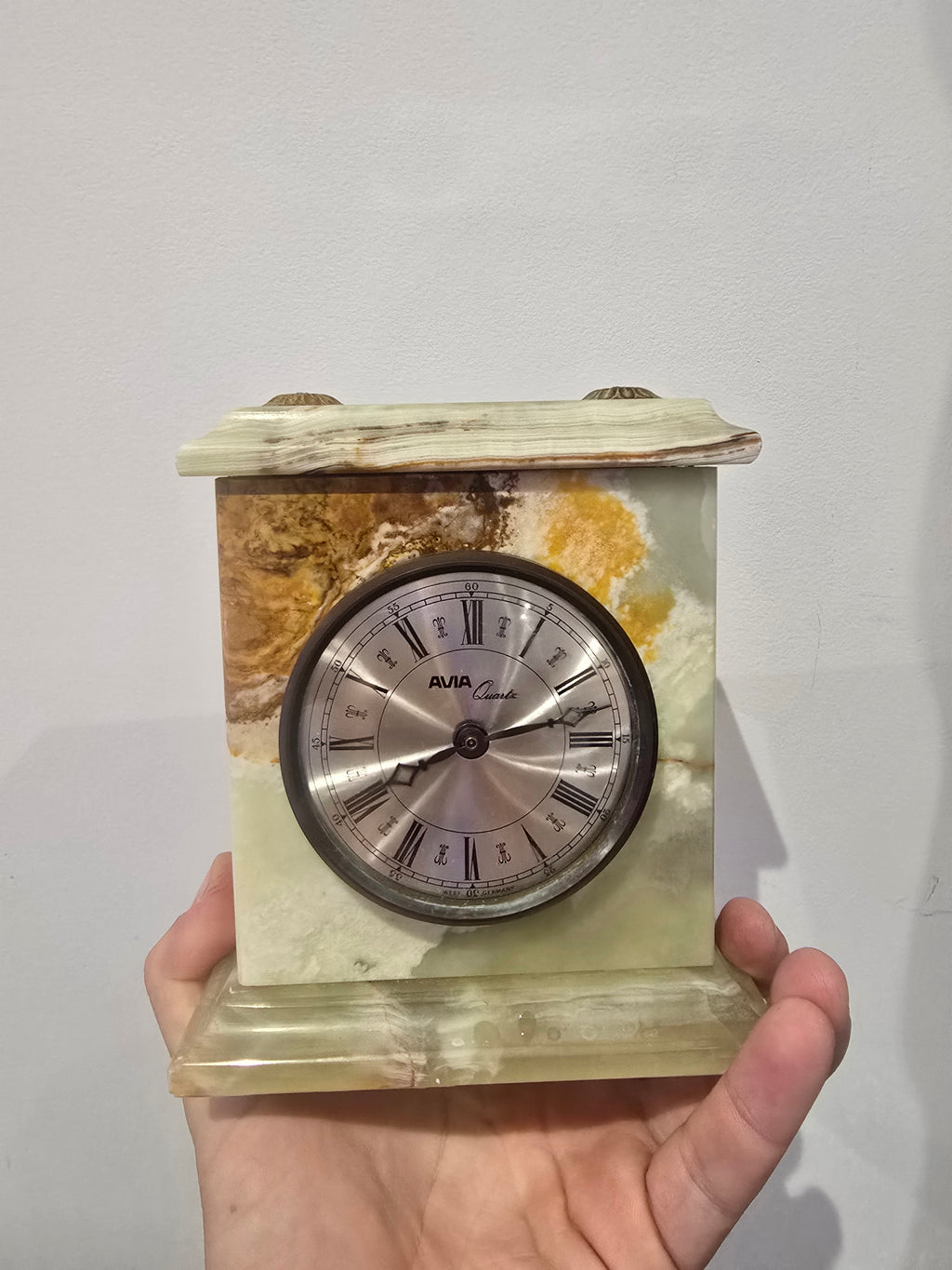 Onyx clock